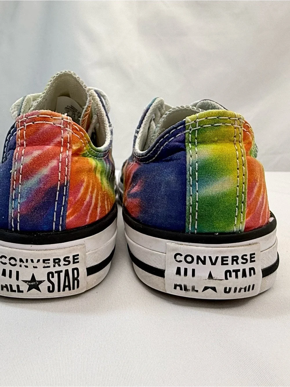 Converse Allstar Youth Size 2 Rainbow Tie-Dye Low Top Sneakers — Multicolor EUC